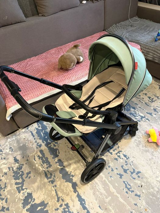 Продам коляску детскую