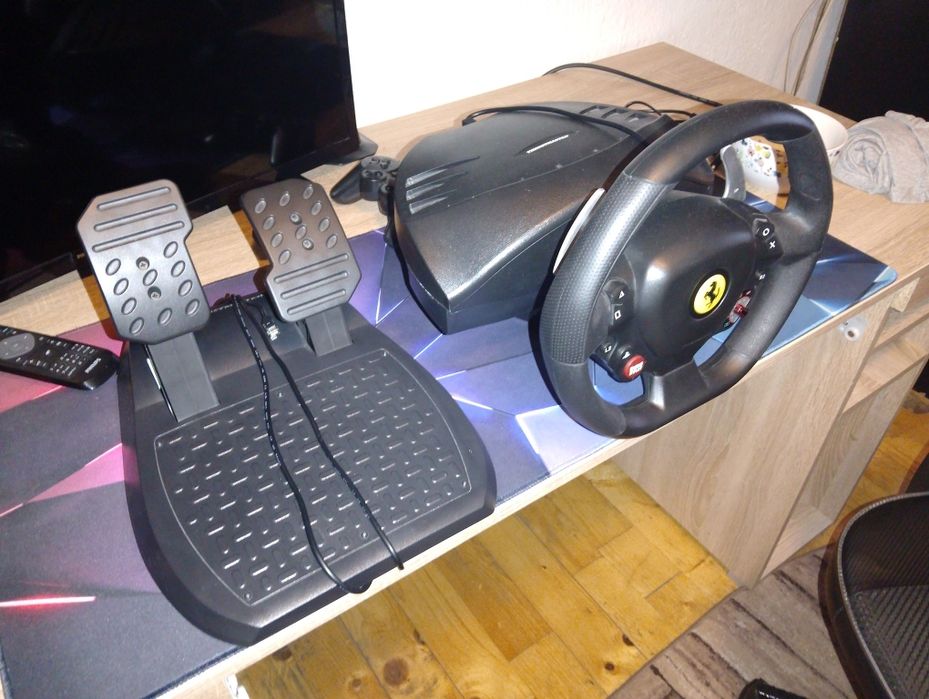Se vinde volan Thrustmaster T80 RW Ferrari 488 GTB