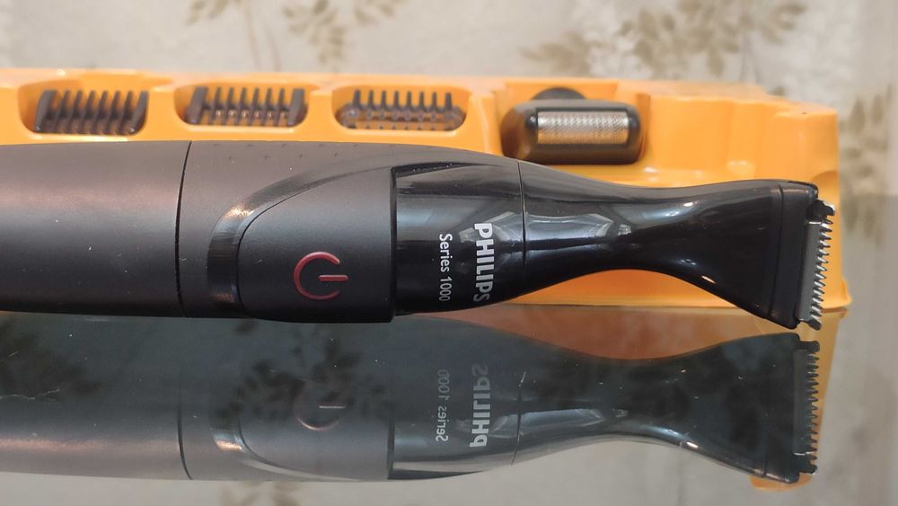 Philips series 1000 Ultra precise beard styler - стайлер для бороды