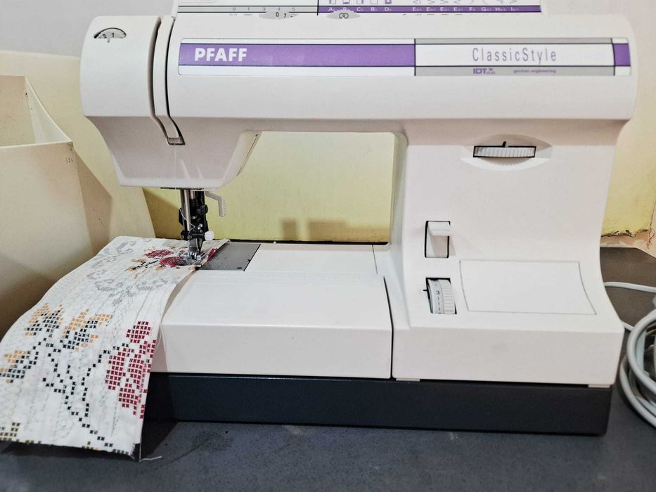 Masina de cusut Pfaff ClassicStyle IDT semi industriala