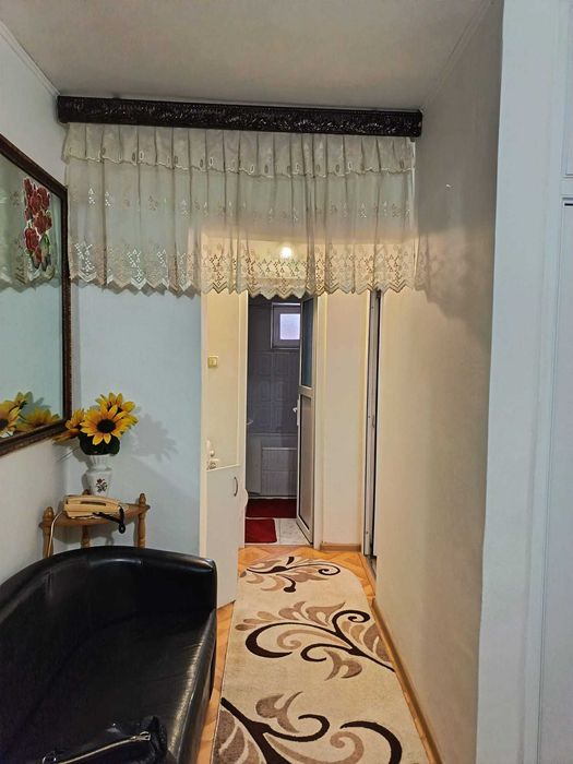 OCAZIE!Vand apart 2 camere D,50mpla Parter CU GRADINA in Galata ap de LIDL