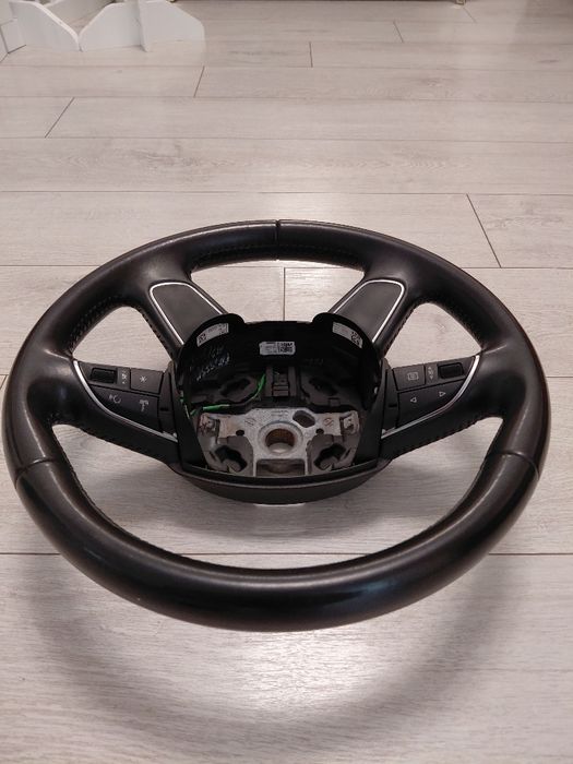 Volan Audi Q3 2011-2017 in stare perfecta si guri de ventilare  !