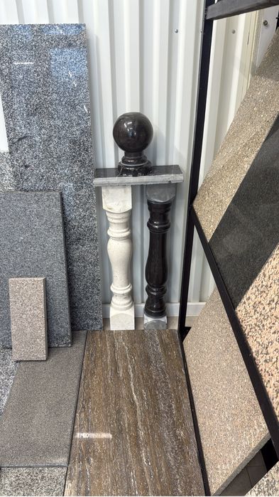 Гранит ступеньки лестницы резко