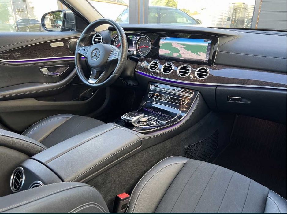 Mercedes Benz E350 / Plug-in Hybrid / 9G-Tronic / 286cp