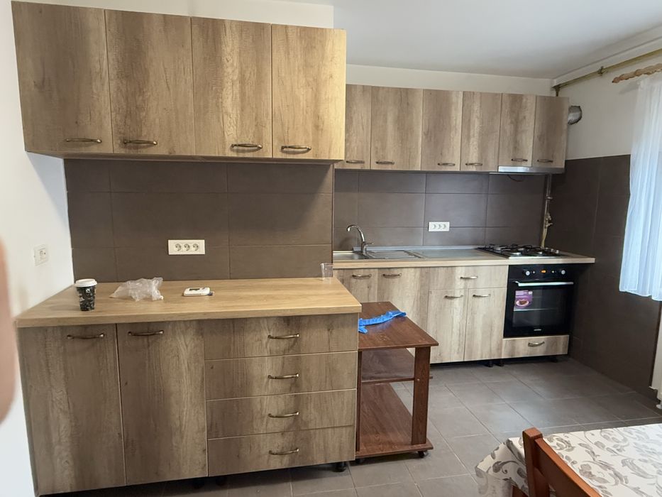 Inchiriez apartament 4 camere zona Supernova Bratianu Constanta