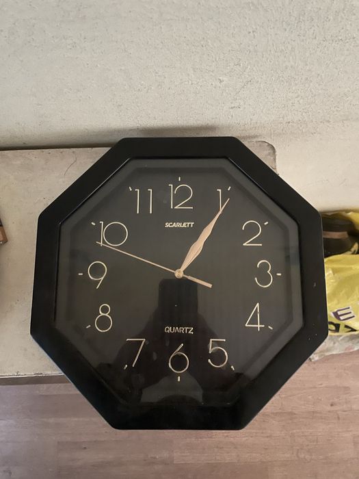 Часы настенные рабочие с  батарейкой. ссср