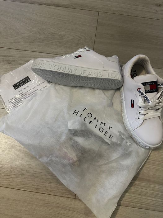 Adidasi stil Tommy Hilfiger