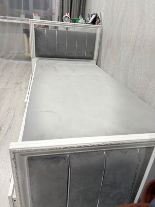 Продам односпальную кровать