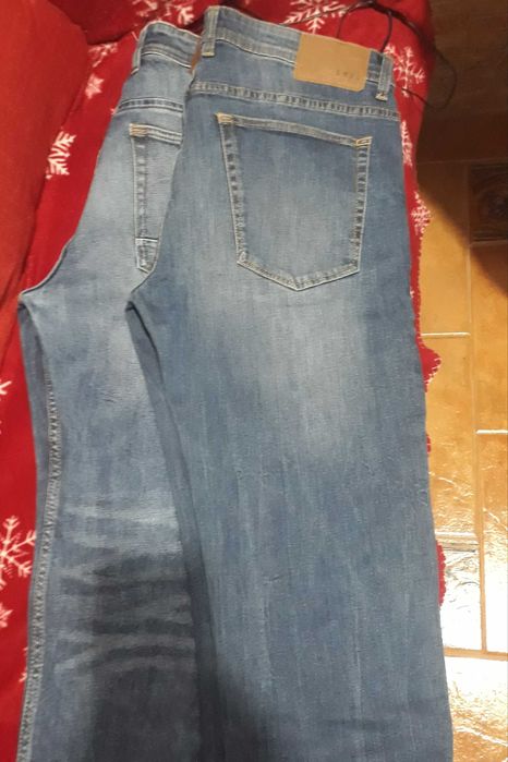 Blugi 2 per regular fit 32/32