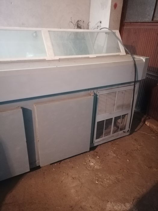 Хладилна витрина