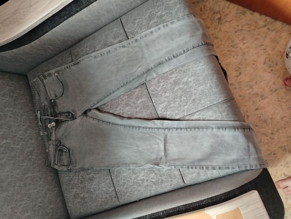 Отдам даром женские вещи