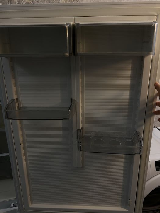 Холодильник рабочий, хорошее состояние