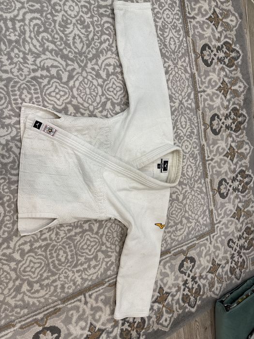 Продаю кимоно Muzuno оригинал с вместе пойсом кимоно с историй