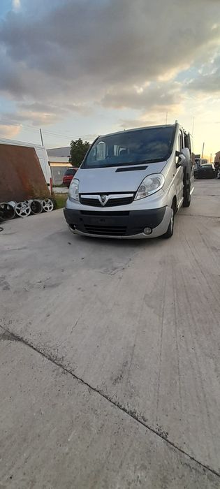 Bara fata opel vivaro an 2013