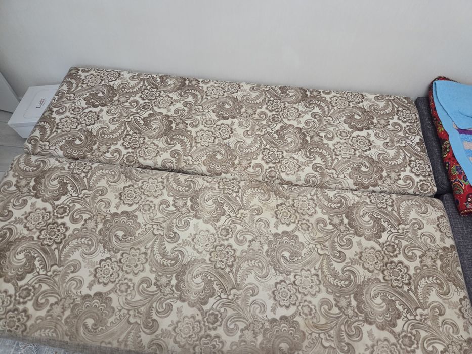 Продам тахта/диван в нормально состоянии.