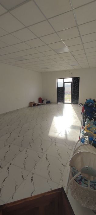 Кибрай тумани Ботаника махалласида 10 сотик ,бино билан сотилади вы