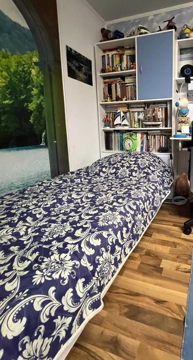 Vând pat cu bibliotecă