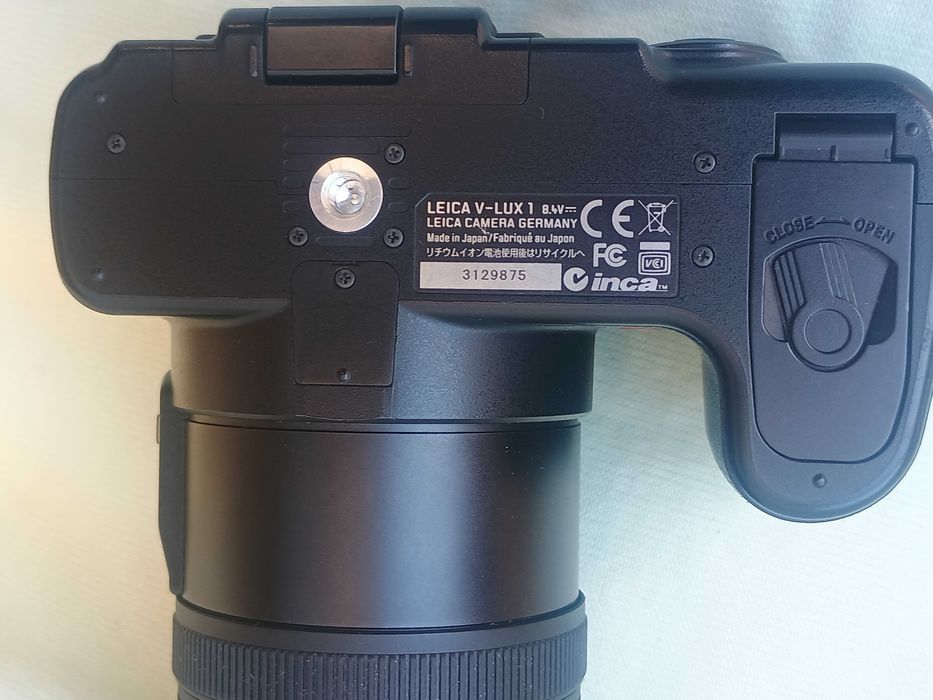 Leica V 1 Lux digital.