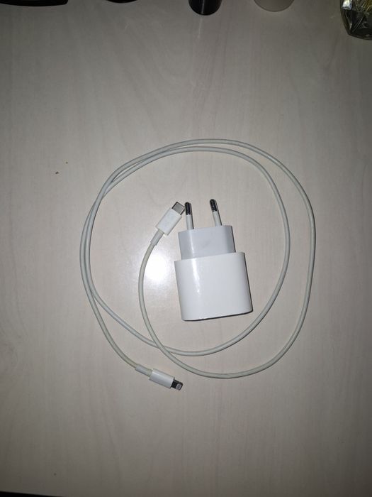 Айфон зарятник 200минг оригинал
