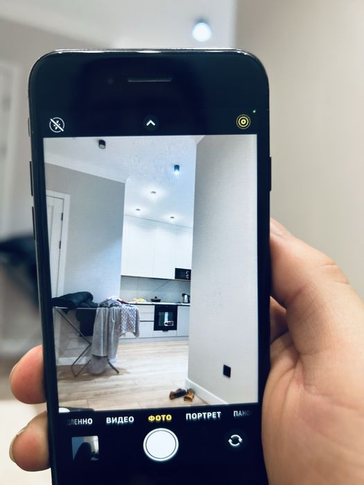 Продам айфон се 128г