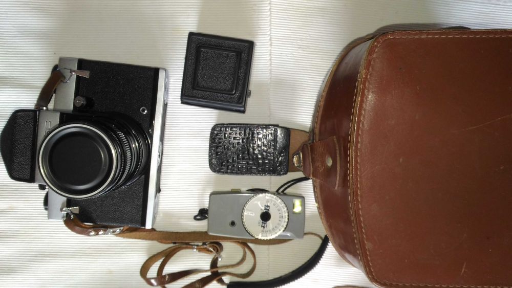 Продавам фотоапарат КИЕВ-6С -KIEV-6C -формат 6 на 6