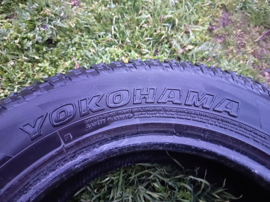 215 70 16 Yokohama Geolandar