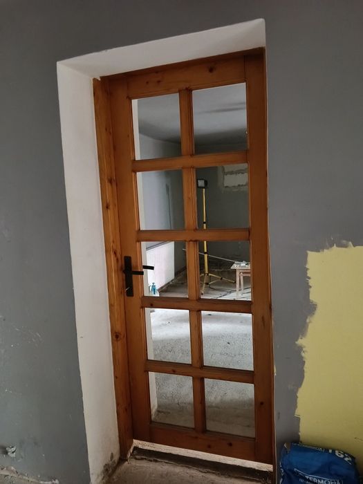 Vând uși de interior