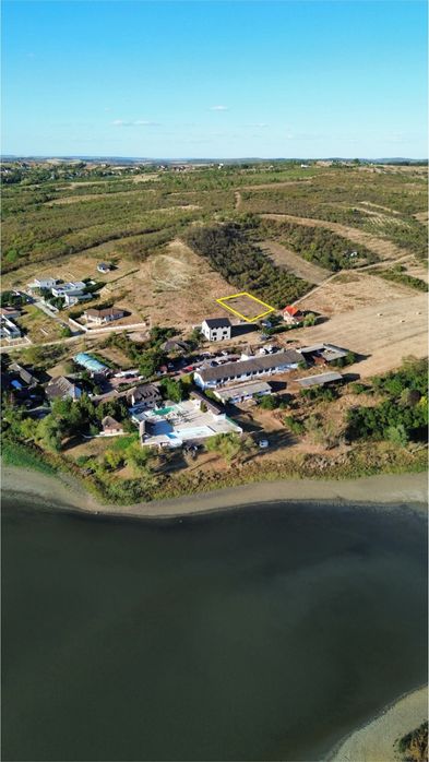 Vând teren Intravilan 1000mp2 lângă Hanul Pescarilor
