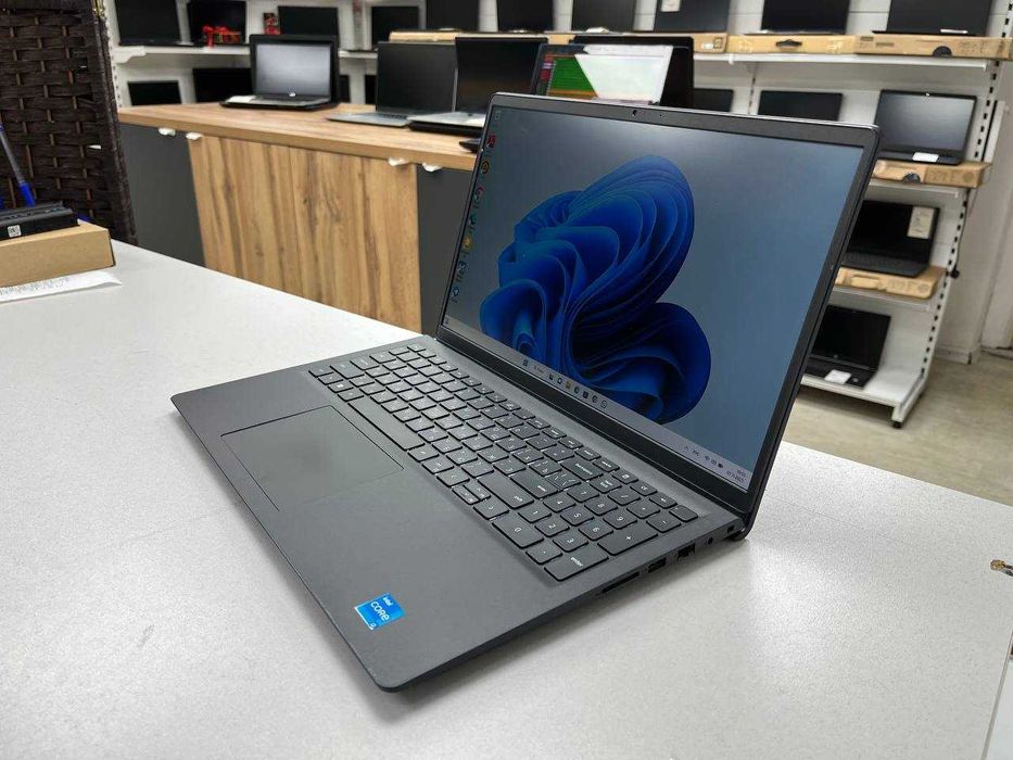 Мощный Шустрый Dell vostro Core i3-11*ОЗУ 8*SSD 512*
