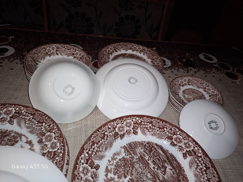 Serviciu masă Englezesc Broadhurst din  Staffordshire  1847  Ironstone si serviciu de masă Vitange Villeroy&Bosch "Fasan Green " 22 piese
