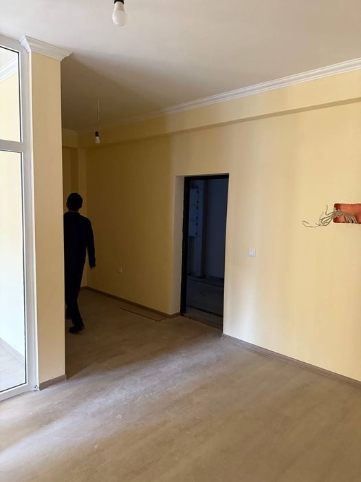 Айрапорт йўлида квартира зўдлик билан Сотилади