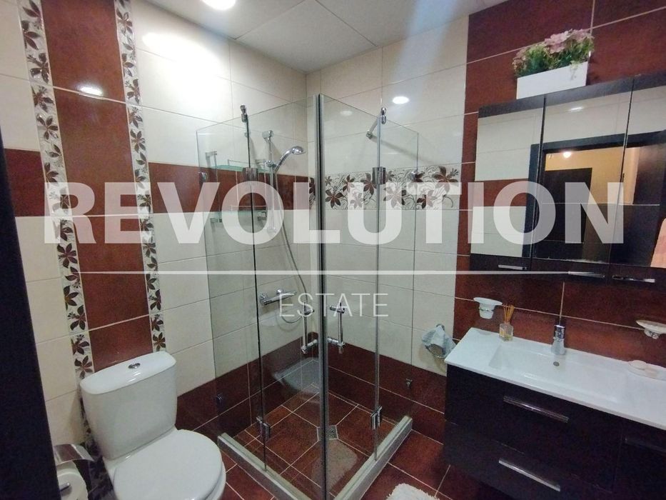 Дава се под наем Тристаен апартамент в к.к. Св.Св. Константин и Елена - 105 кв.м за 900 € - Снимка #3