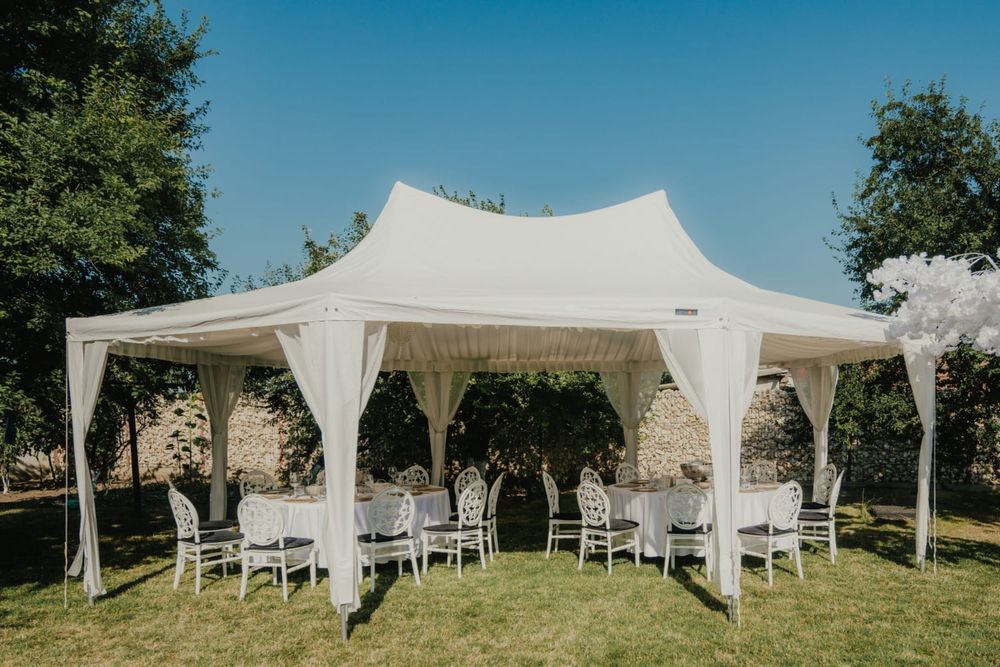 Inchiriem corturi evenimente