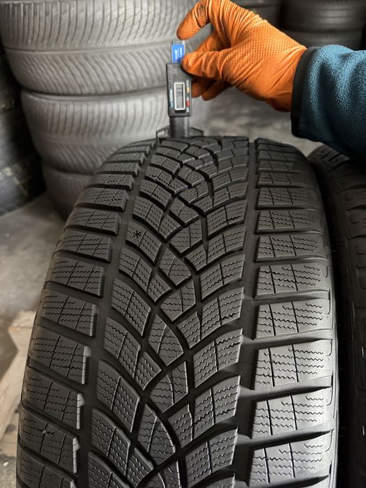 2 anvelope iarna ca NOI 235/35/20 , GoodYear , DOT 2023 , 7.8 mm