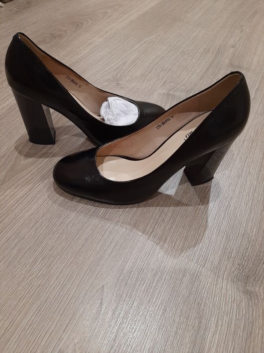 Продам туфли,в отличном  состоянии.