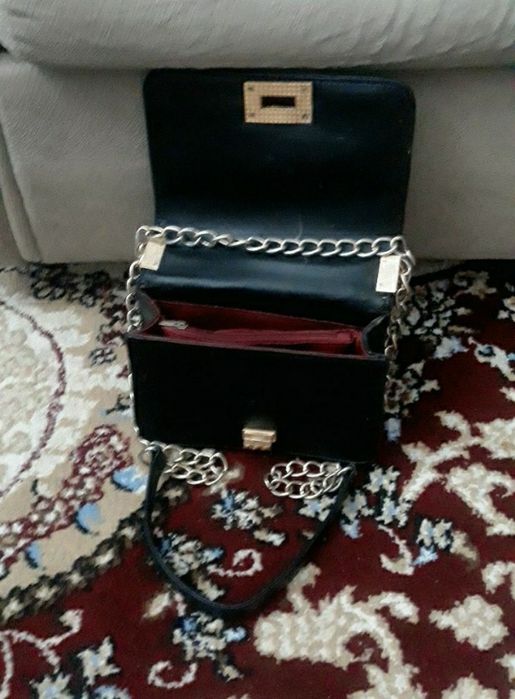 продаётся  сумочка ёш катталар ёш кизлар булади ертик эмас телефон пас