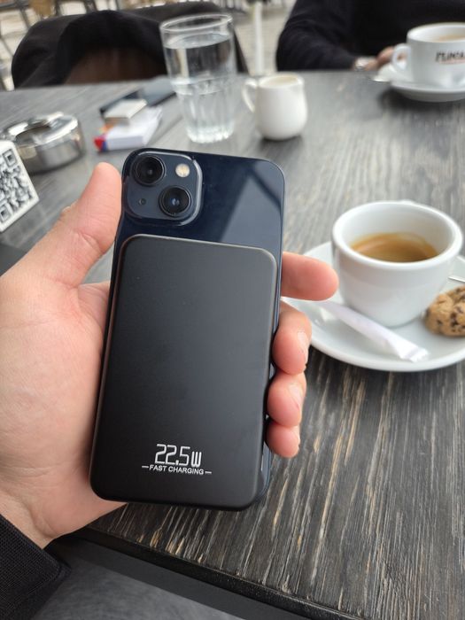 Безжично Магнитно зарядно за смартфон - iPhone/Samsung