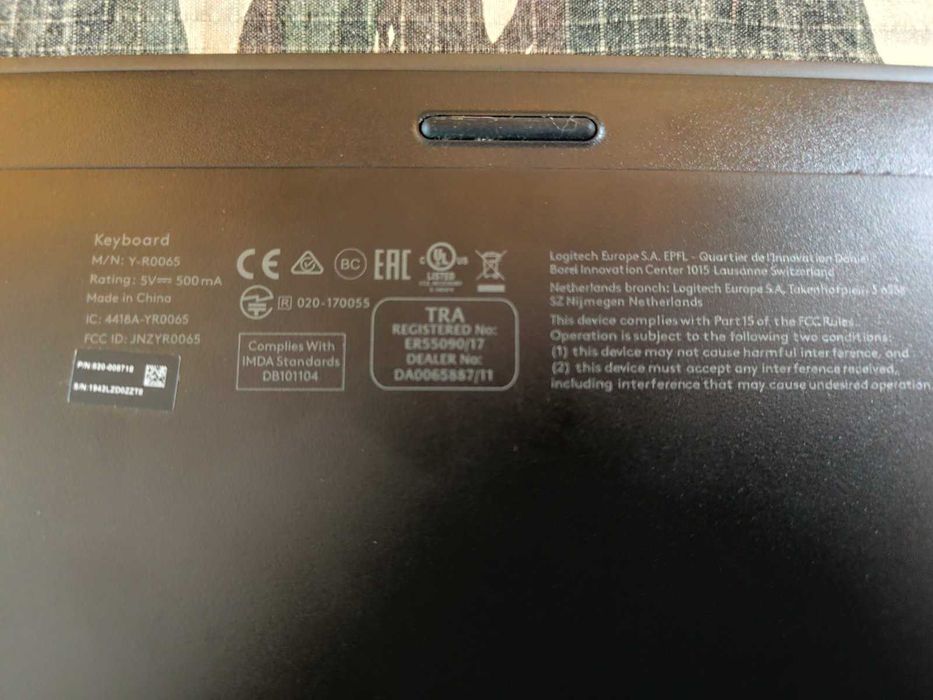 Клавиатура безжична черна Logitech K800 + приемник