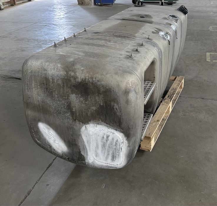 Резервоар Мерцедес Актрос 2018г.