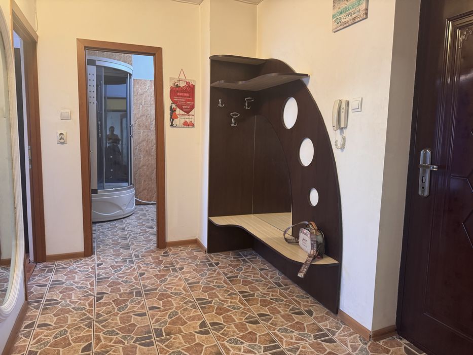 Inchiriez apartament 2 camere in Rm. Valcea, centru