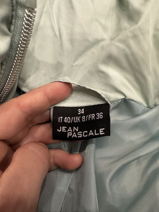 Geaca pufoasa de vanzare