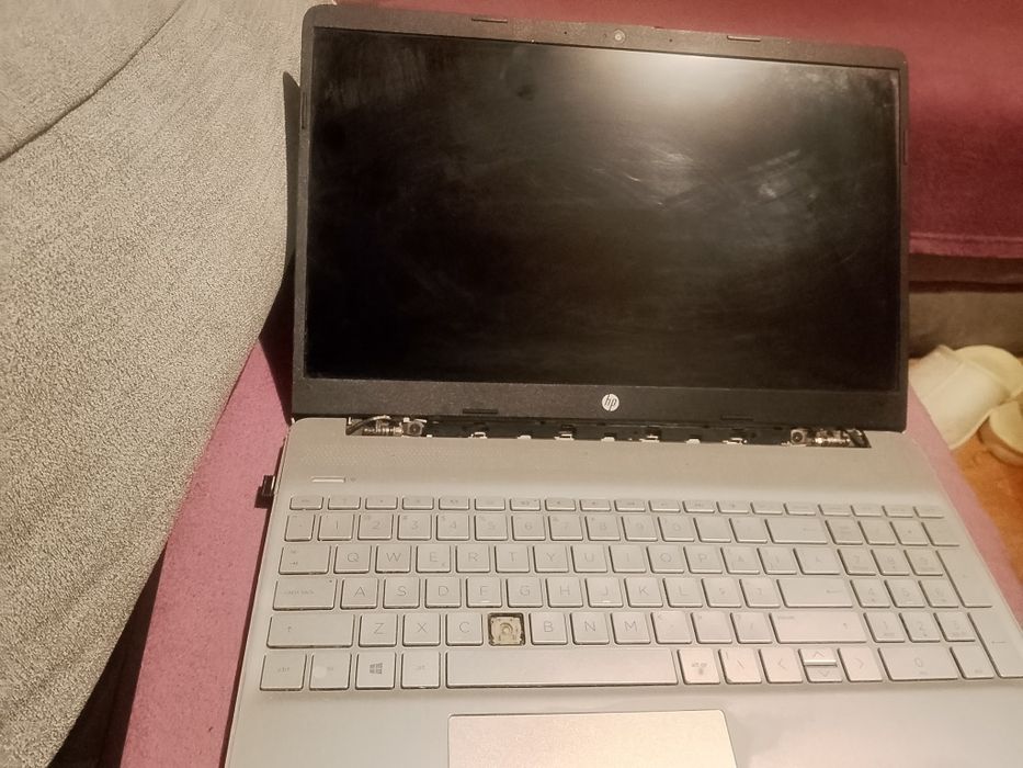 Laptop defect 150 lei
