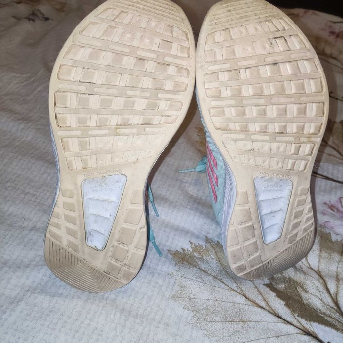 Маратонки Adidas Runfalcon 37.1/3 
23 - 23.5 см. стелка