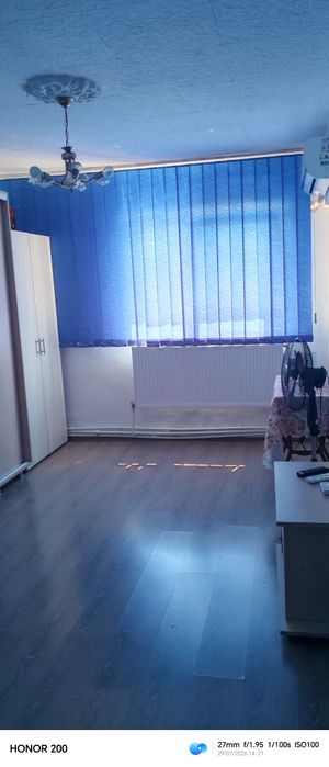 Închiriez apartament