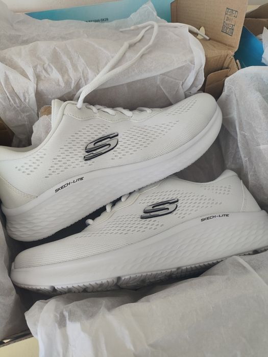 НОВЫЕ Skechers белые