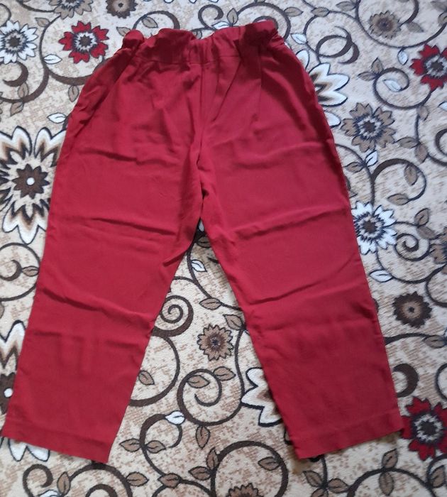 Продам дешево удлинённые шорты на девушек 48-50размера