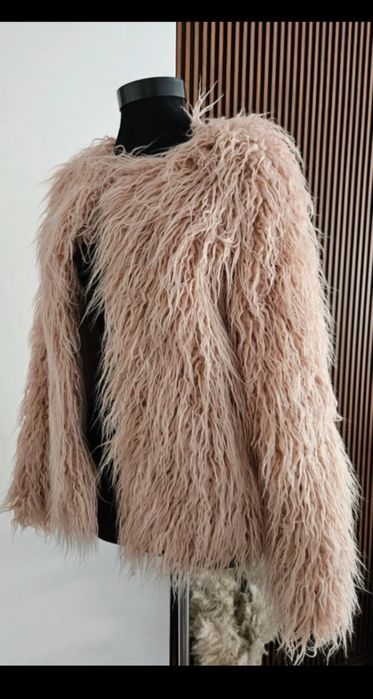 Faux fur Bershka M