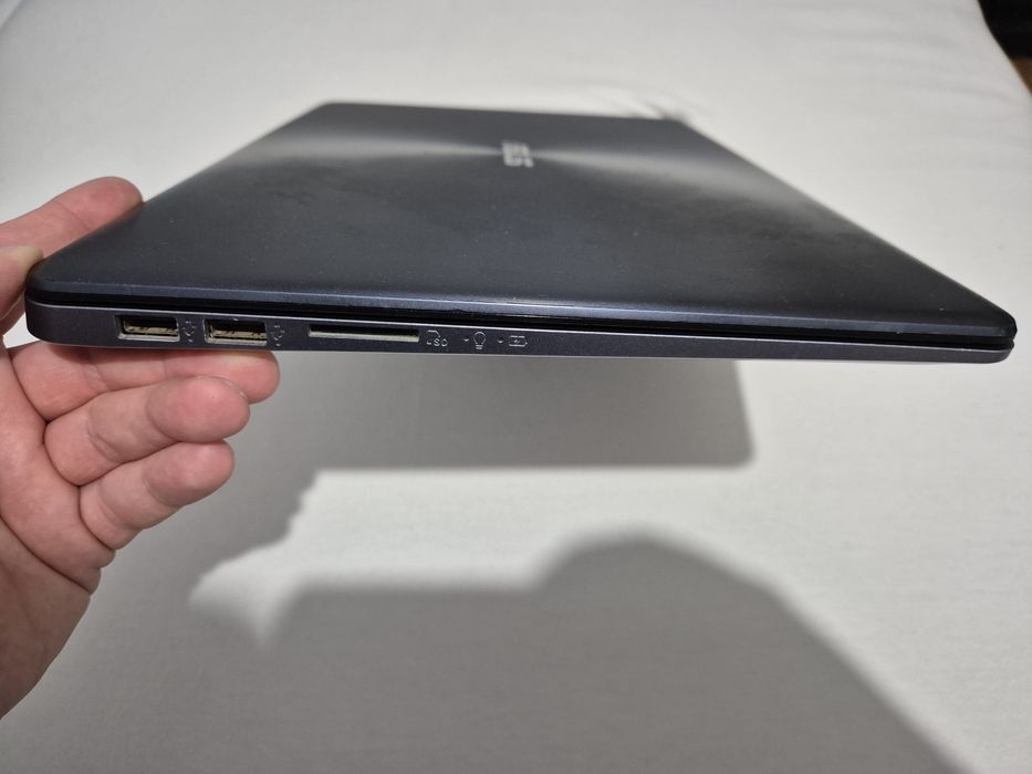 Vand Laptop Asus!
