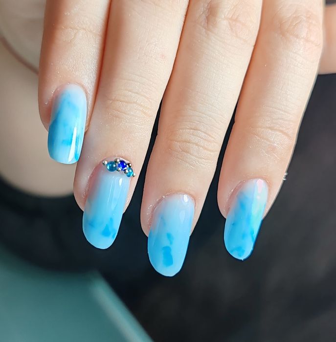 Unghii cu gel și semi