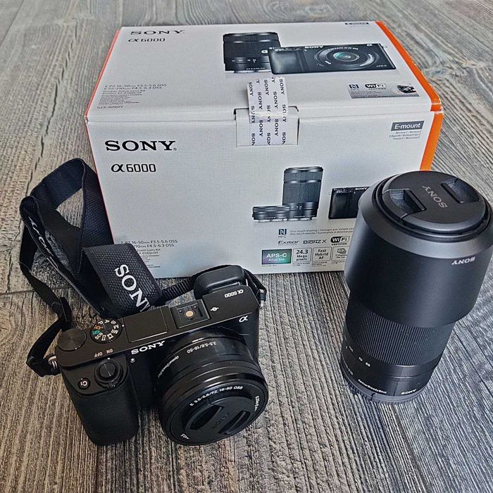 фотоапарат Sony A6000 + обектив Sony SEL 16-50mm f/3.5-5.6 PZ + обектив Sony SEL 55-210mm OSS  пълен комплект с кутия